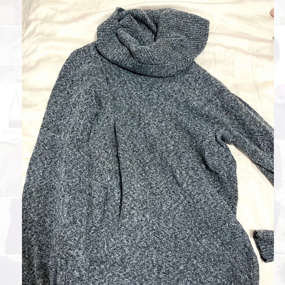 Tahari cowel neck sweater with slight ballooned sleeves - Like NEW